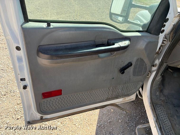 image for item FC0043 2007 Ford F450 Super Duty XL bucket truck
