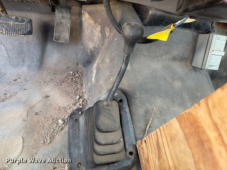 image for item FC0043 2007 Ford F450 Super Duty XL bucket truck