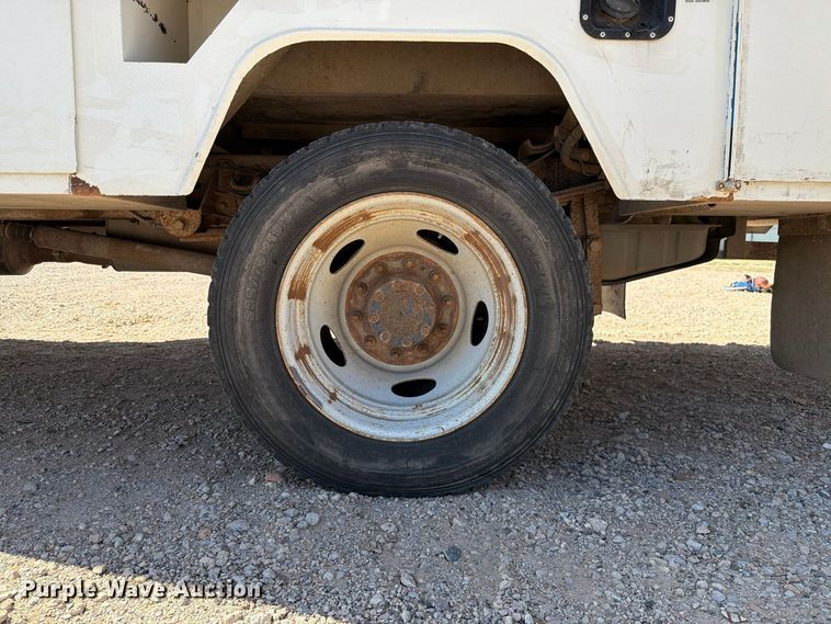 image for item FC0043 2007 Ford F450 Super Duty XL bucket truck