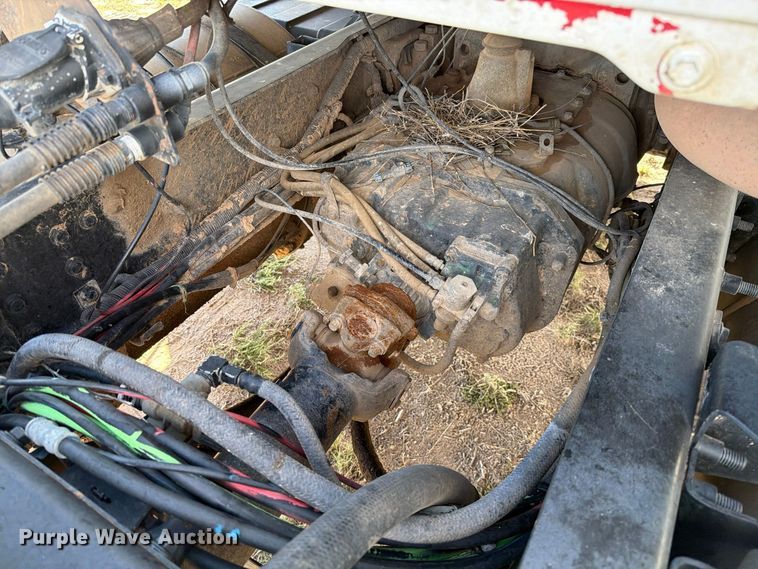 image for item FC0044 2006 Mack CHN613 semi truck