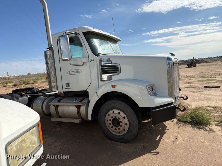 image for item FC0045 2013 Freightliner Coronado semi truck
