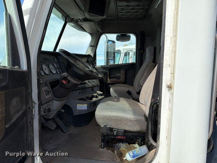 image for item FC0045 2013 Freightliner Coronado semi truck