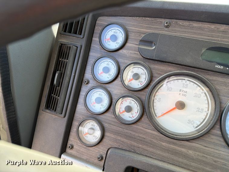 image for item FC0045 2013 Freightliner Coronado semi truck