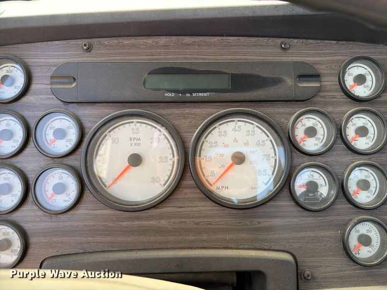 image for item FC0045 2013 Freightliner Coronado semi truck