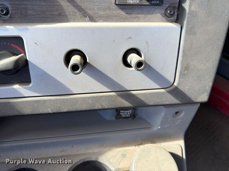 image for item FC0045 2013 Freightliner Coronado semi truck