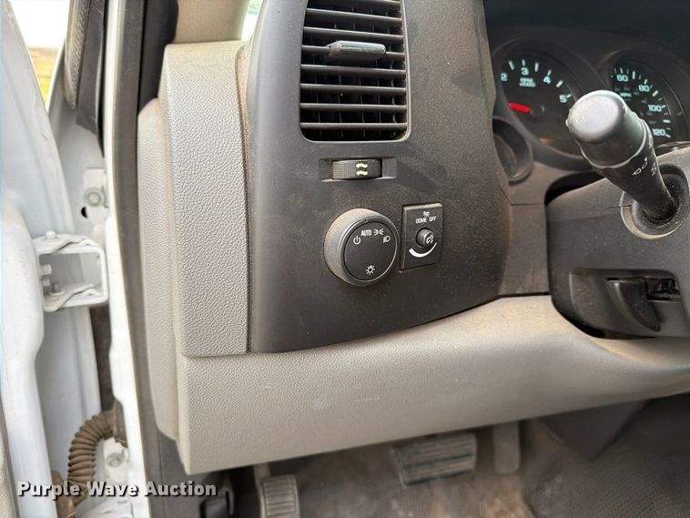 image for item FC0046 2012 Chevrolet Silverado 1500 pickup truck