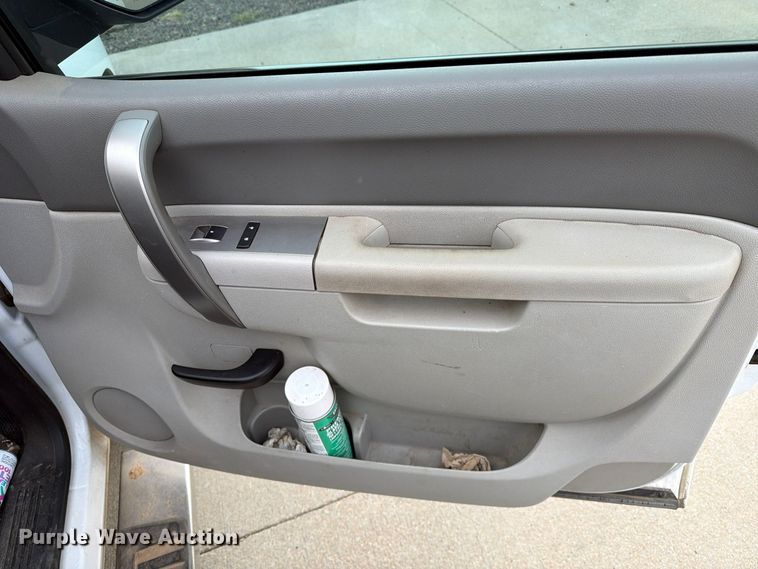 image for item FC0046 2012 Chevrolet Silverado 1500 pickup truck