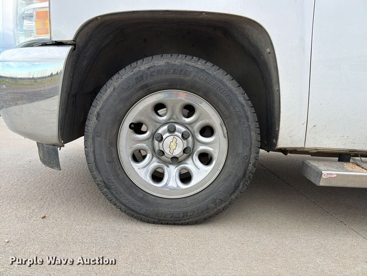 image for item FC0046 2012 Chevrolet Silverado 1500 pickup truck