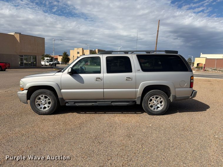 image for item FC0049 2004 Chevrolet Suburban SUV