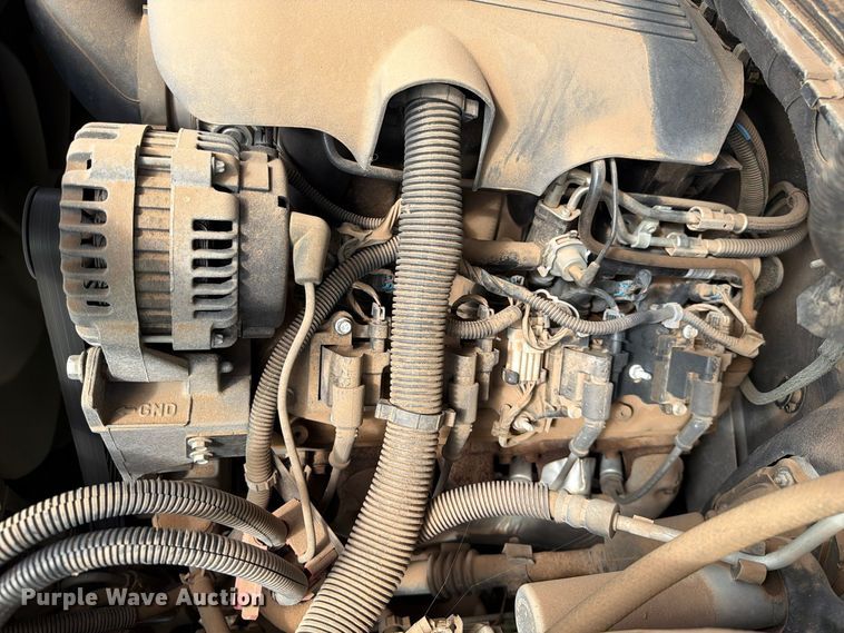 image for item FC0049 2004 Chevrolet Suburban SUV
