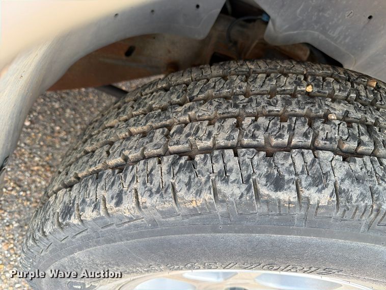 image for item FC0049 2004 Chevrolet Suburban SUV