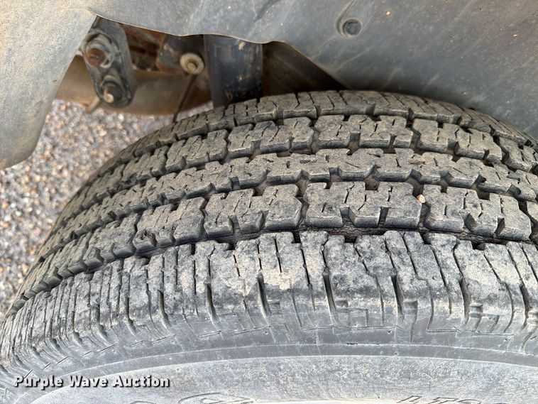 image for item FC0049 2004 Chevrolet Suburban SUV