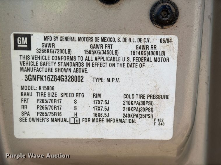 image for item FC0049 2004 Chevrolet Suburban SUV