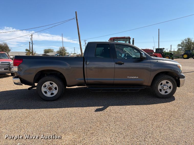 image for item FC0051 2011 Toyota Tundra Ext. Cab pickup truck