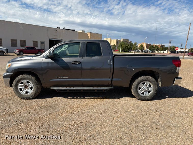image for item FC0051 2011 Toyota Tundra Ext. Cab pickup truck