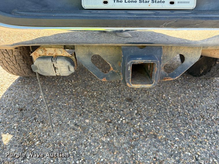 image for item FC0051 2011 Toyota Tundra Ext. Cab pickup truck