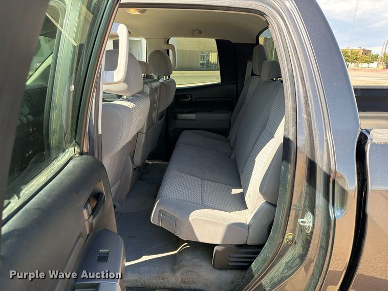 image for item FC0051 2011 Toyota Tundra Ext. Cab pickup truck