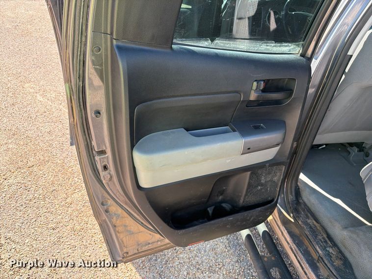 image for item FC0051 2011 Toyota Tundra Ext. Cab pickup truck