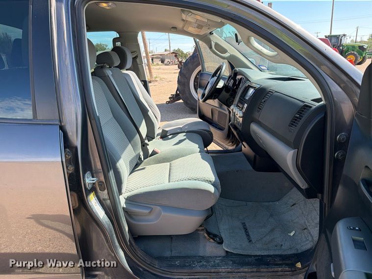 image for item FC0051 2011 Toyota Tundra Ext. Cab pickup truck