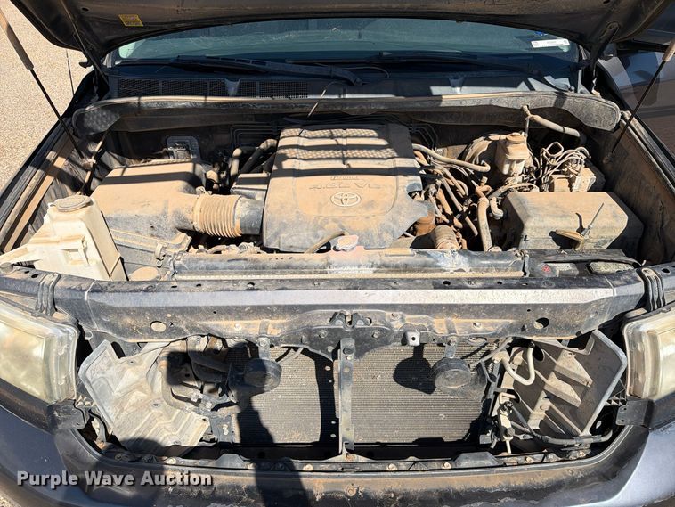image for item FC0051 2011 Toyota Tundra Ext. Cab pickup truck