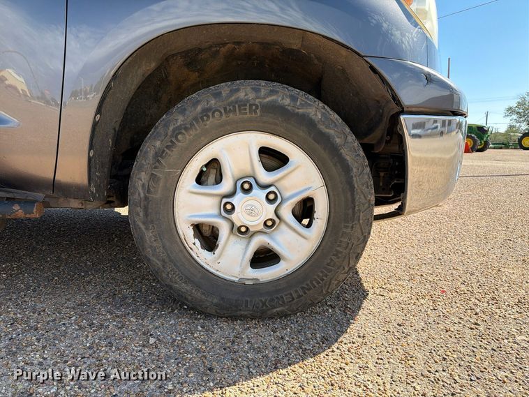 image for item FC0051 2011 Toyota Tundra Ext. Cab pickup truck
