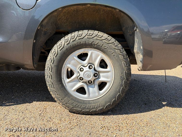 image for item FC0051 2011 Toyota Tundra Ext. Cab pickup truck