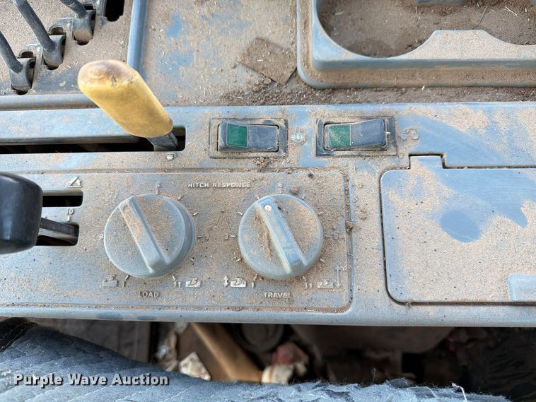 image for item FC0052 1990 Case International 7120 MFWD tractor