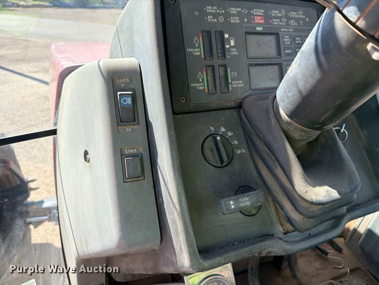 image for item FC0052 1990 Case International 7120 MFWD tractor