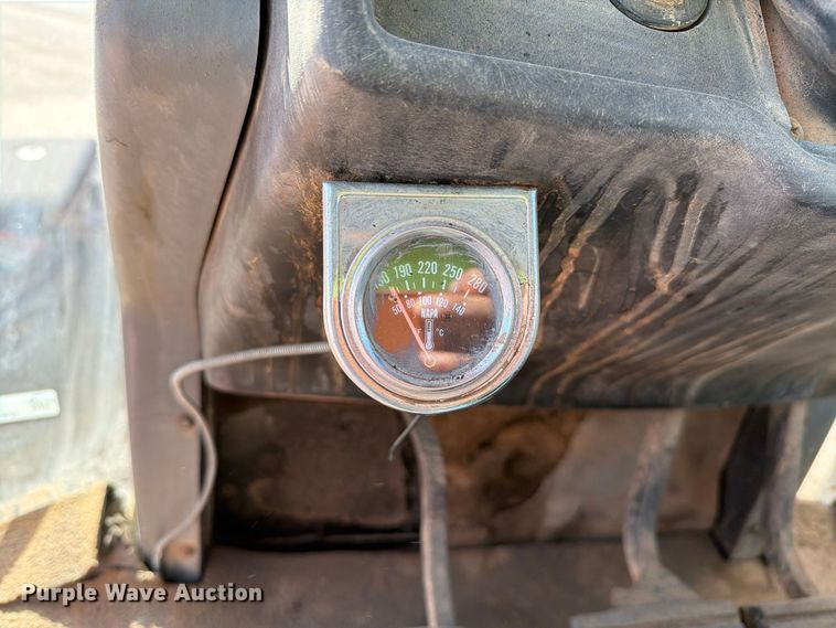 image for item FC0052 1990 Case International 7120 MFWD tractor