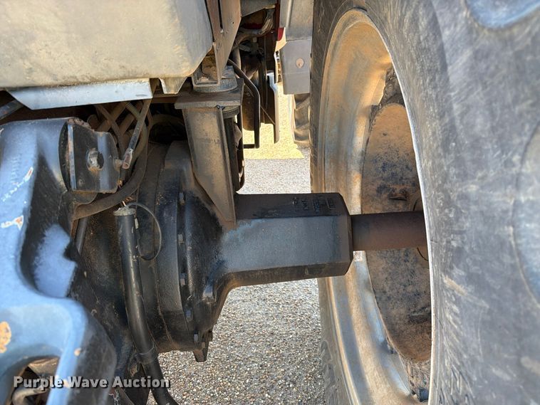 image for item FC0052 1990 Case International 7120 MFWD tractor