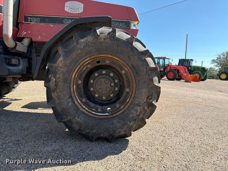 image for item FC0052 1990 Case International 7120 MFWD tractor