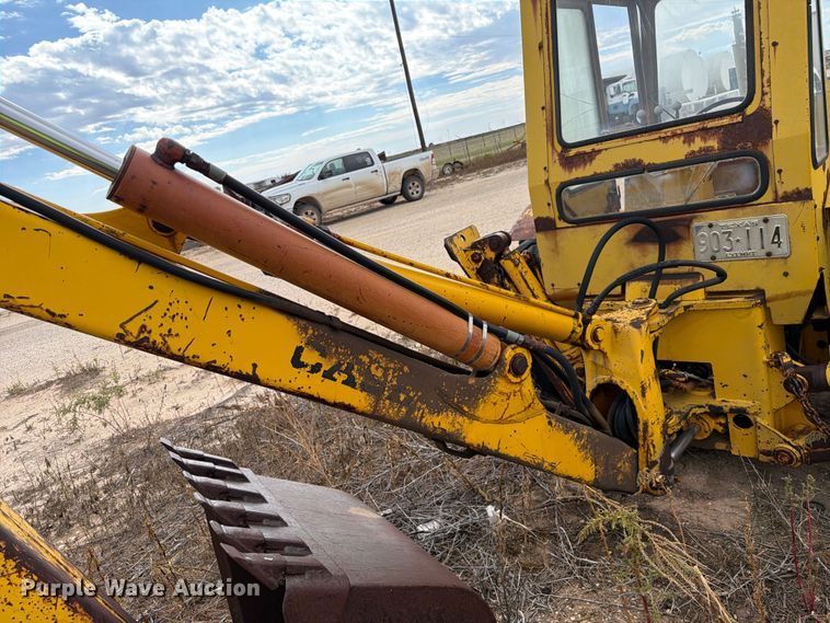 image for item FC0054 Case 580 backhoe