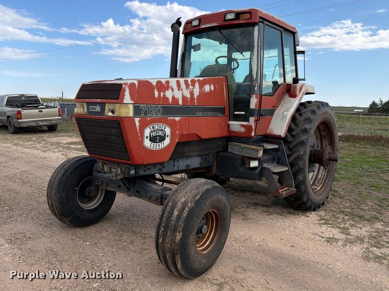 image for item FC0056 1989 Case International 7120 tractor