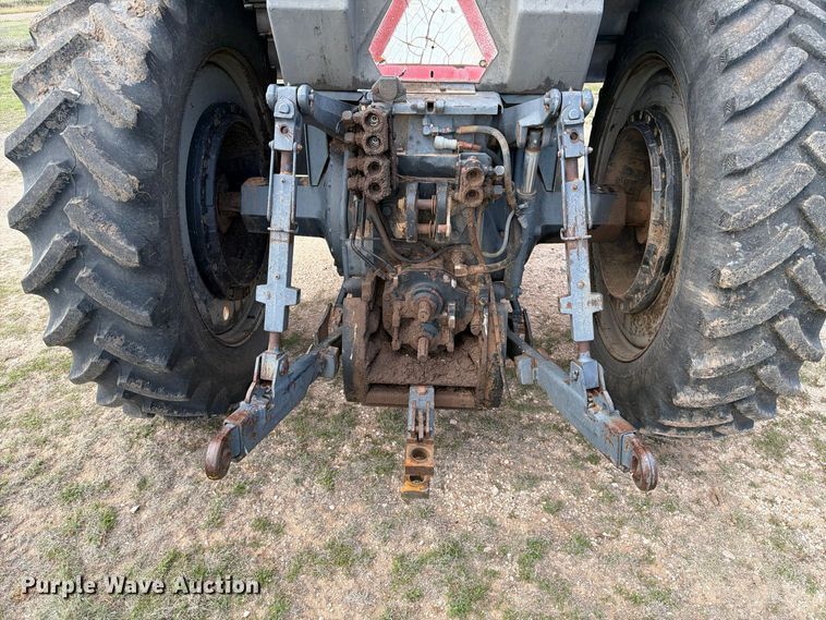 image for item FC0056 1989 Case International 7120 tractor