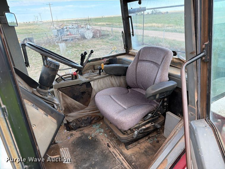 image for item FC0056 1989 Case International 7120 tractor