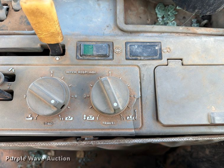 image for item FC0056 1989 Case International 7120 tractor