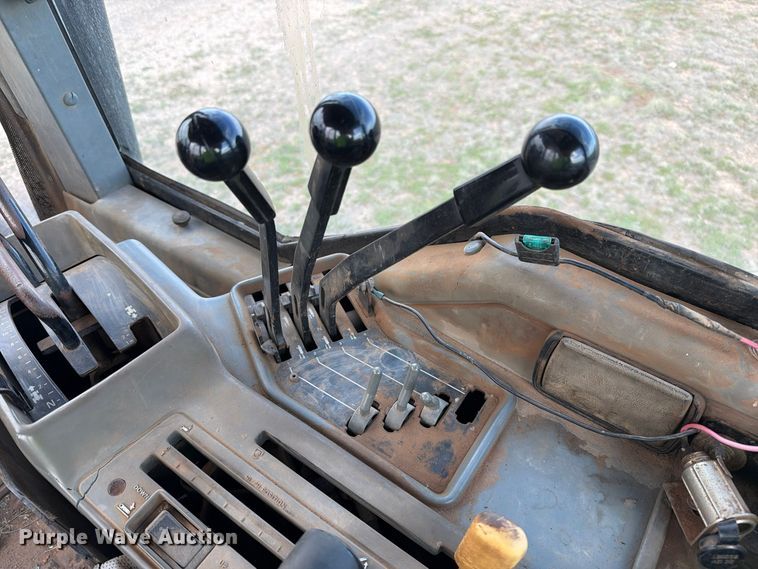 image for item FC0056 1989 Case International 7120 tractor