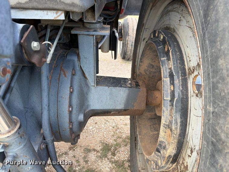 image for item FC0056 1989 Case International 7120 tractor