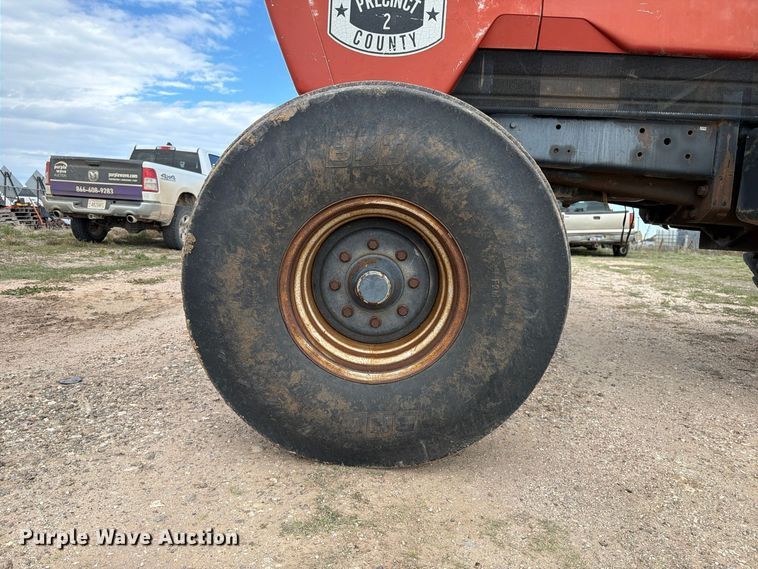 image for item FC0056 1989 Case International 7120 tractor