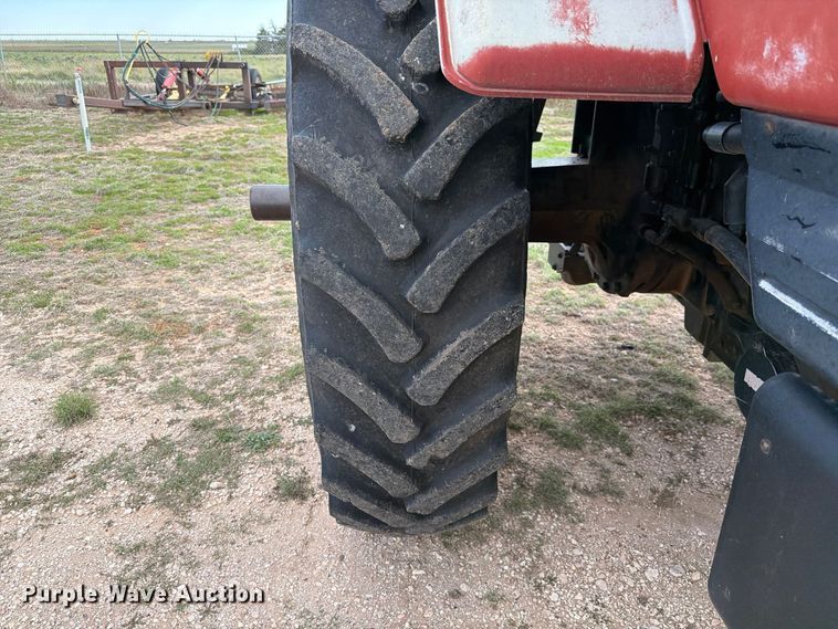 image for item FC0056 1989 Case International 7120 tractor
