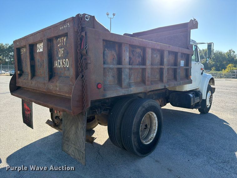 image for item FC3422 2001 International 4700 dump truck