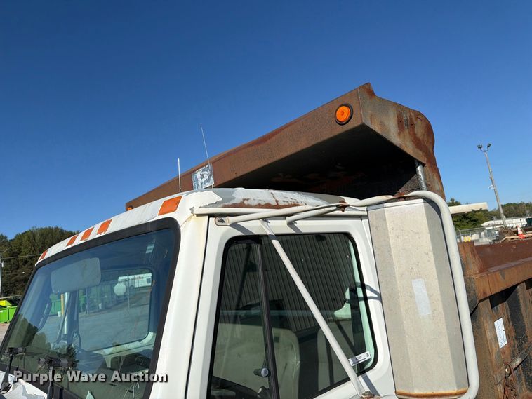 image for item FC3422 2001 International 4700 dump truck