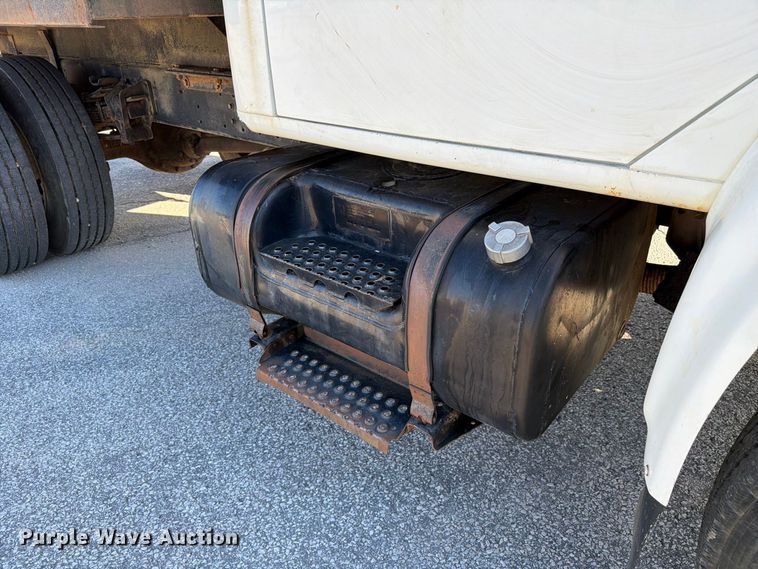 image for item FC3422 2001 International 4700 dump truck