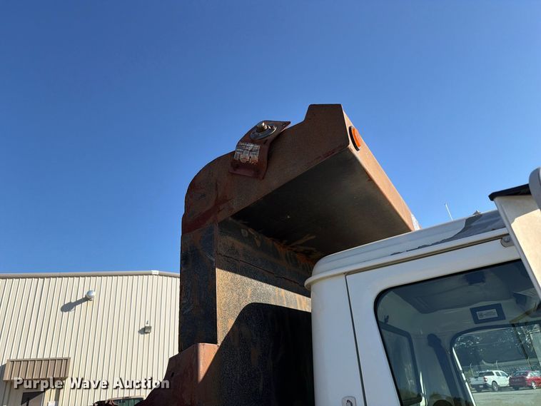 image for item FC3422 2001 International 4700 dump truck