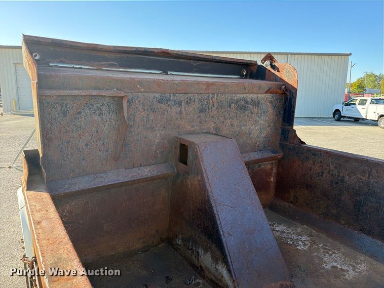 image for item FC3422 2001 International 4700 dump truck