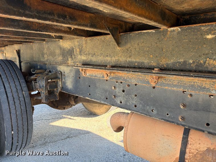 image for item FC3422 2001 International 4700 dump truck
