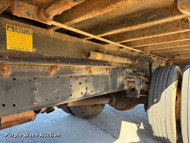 image for item FC3422 2001 International 4700 dump truck