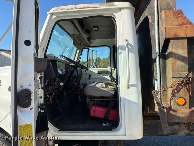 image for item FC3422 2001 International 4700 dump truck