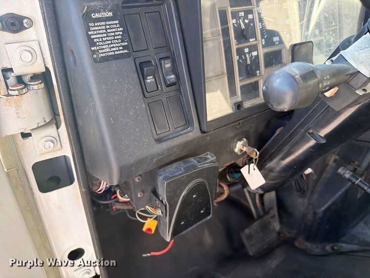 image for item FC3422 2001 International 4700 dump truck