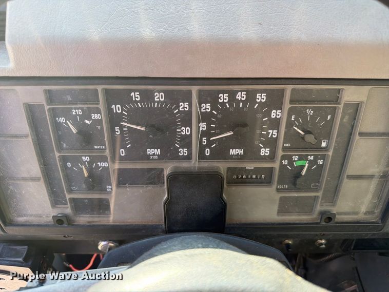 image for item FC3422 2001 International 4700 dump truck